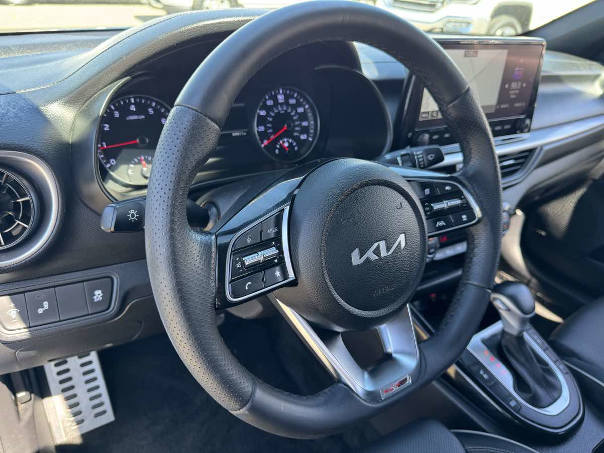 Used 2023 Kia Forte GT-Line w/ GT-Line Premium Package image 28