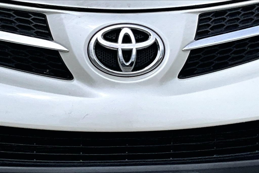Used 2015 Toyota RAV4 Limited AWD/4WD image 12