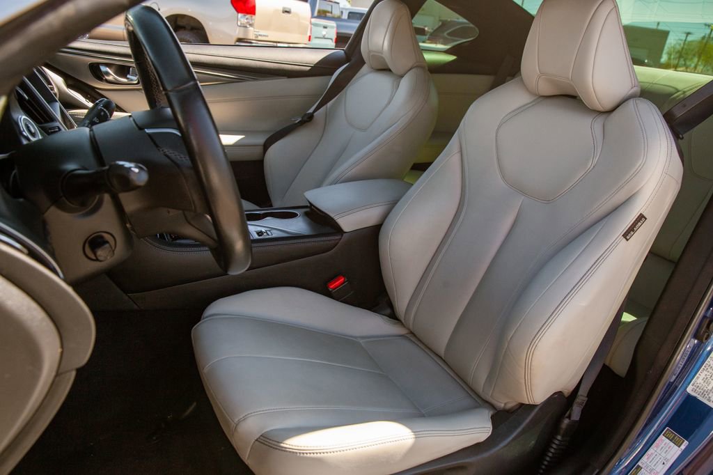 Used 2019 INFINITI Q60 3.0t Luxe w/ Essential Package image 12