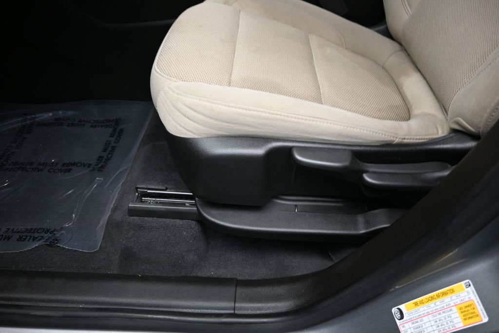 Used 2023 Chevrolet Traverse LS FWD image 17