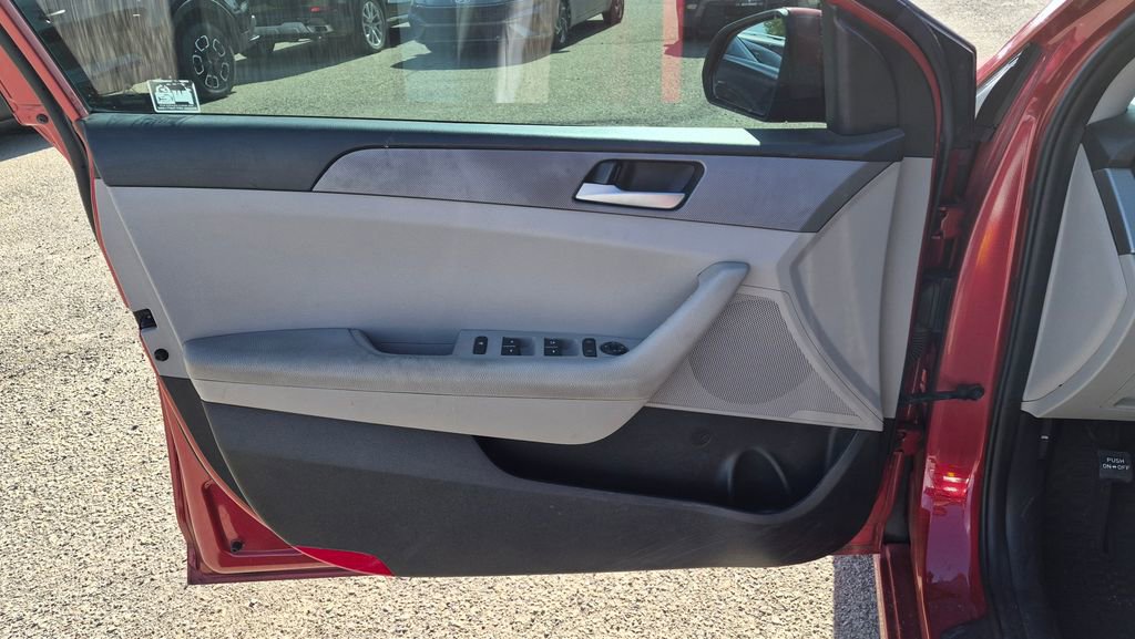 Used 2018 Hyundai Sonata SE FWD image 8