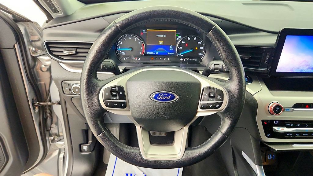 Used 2021 Ford Explorer XLT w/ Equipment Group 202A AWD/4WD image 14