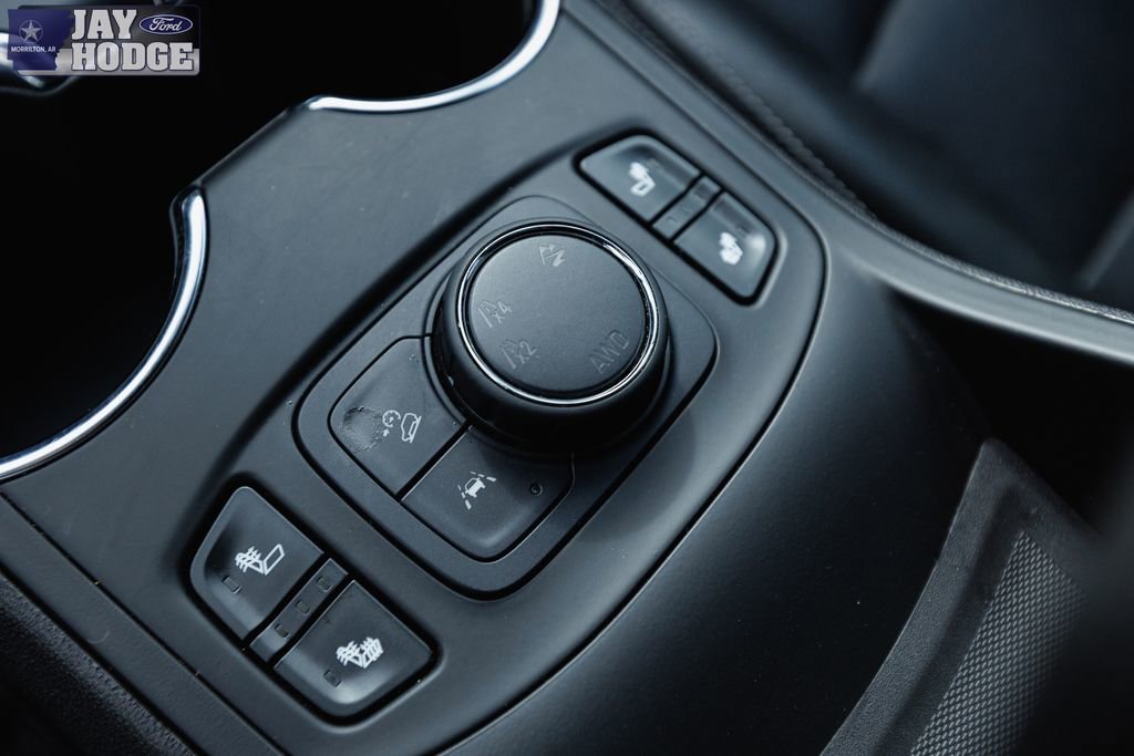 Used 2024 GMC Terrain SLT image 39