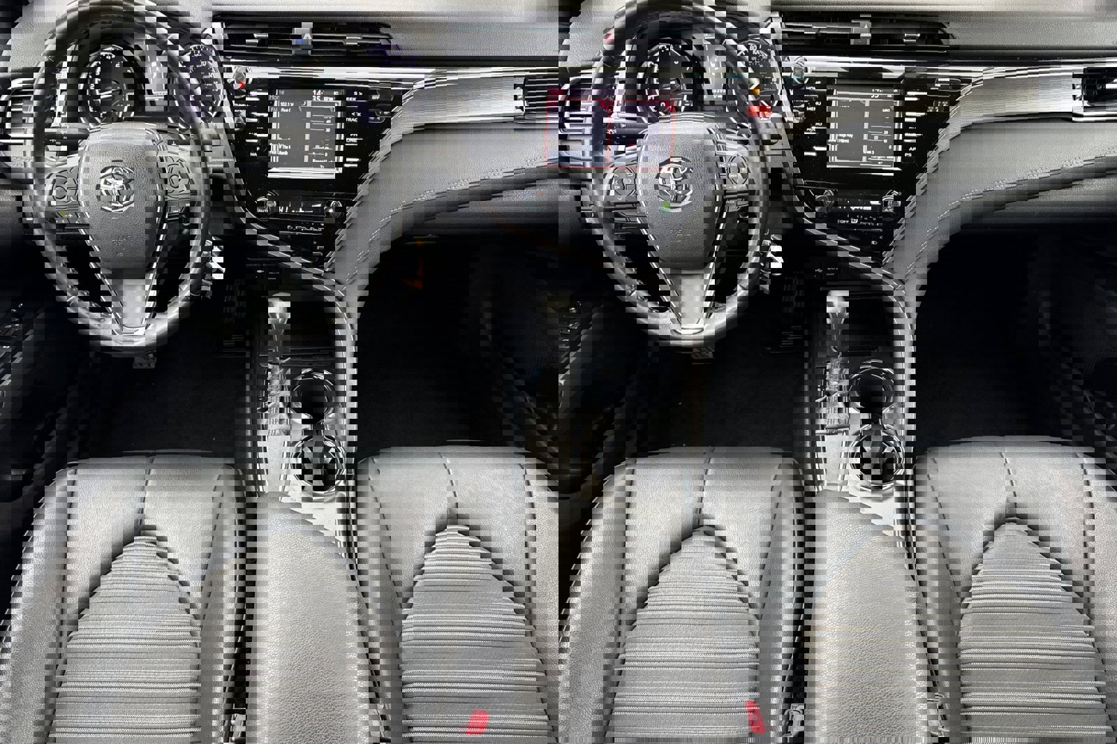 Used 2019 Toyota Camry SE image 14