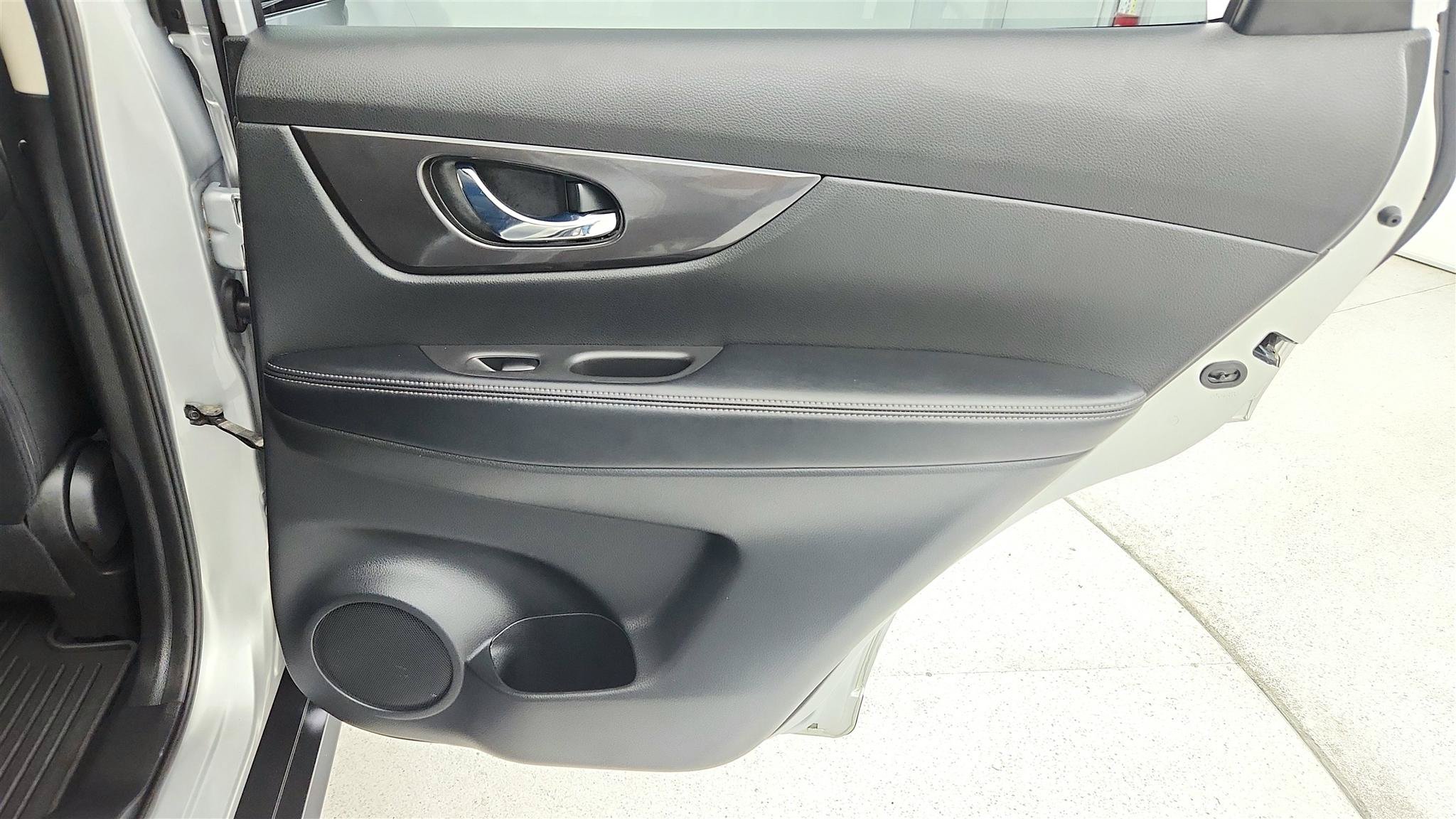 Used 2020 Nissan Rogue SV AWD/4WD image 28