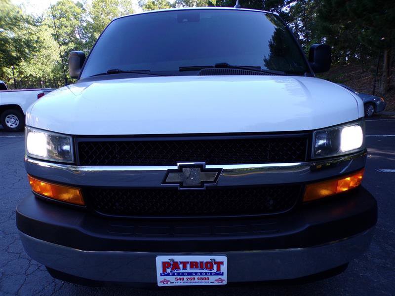 Used 2019 Chevrolet Express 3500 LT w/ LT Preferred Equipment Group RWD image 2