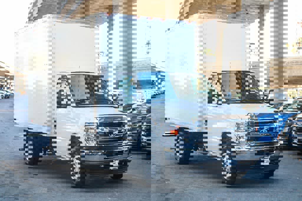 New 2026 Ford E-350 and Econoline 350 Super Duty w/ Power Equipment Group image 3