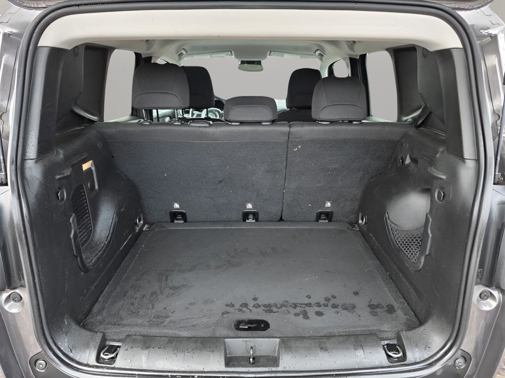 Used 2018 Jeep Renegade Latitude image 14