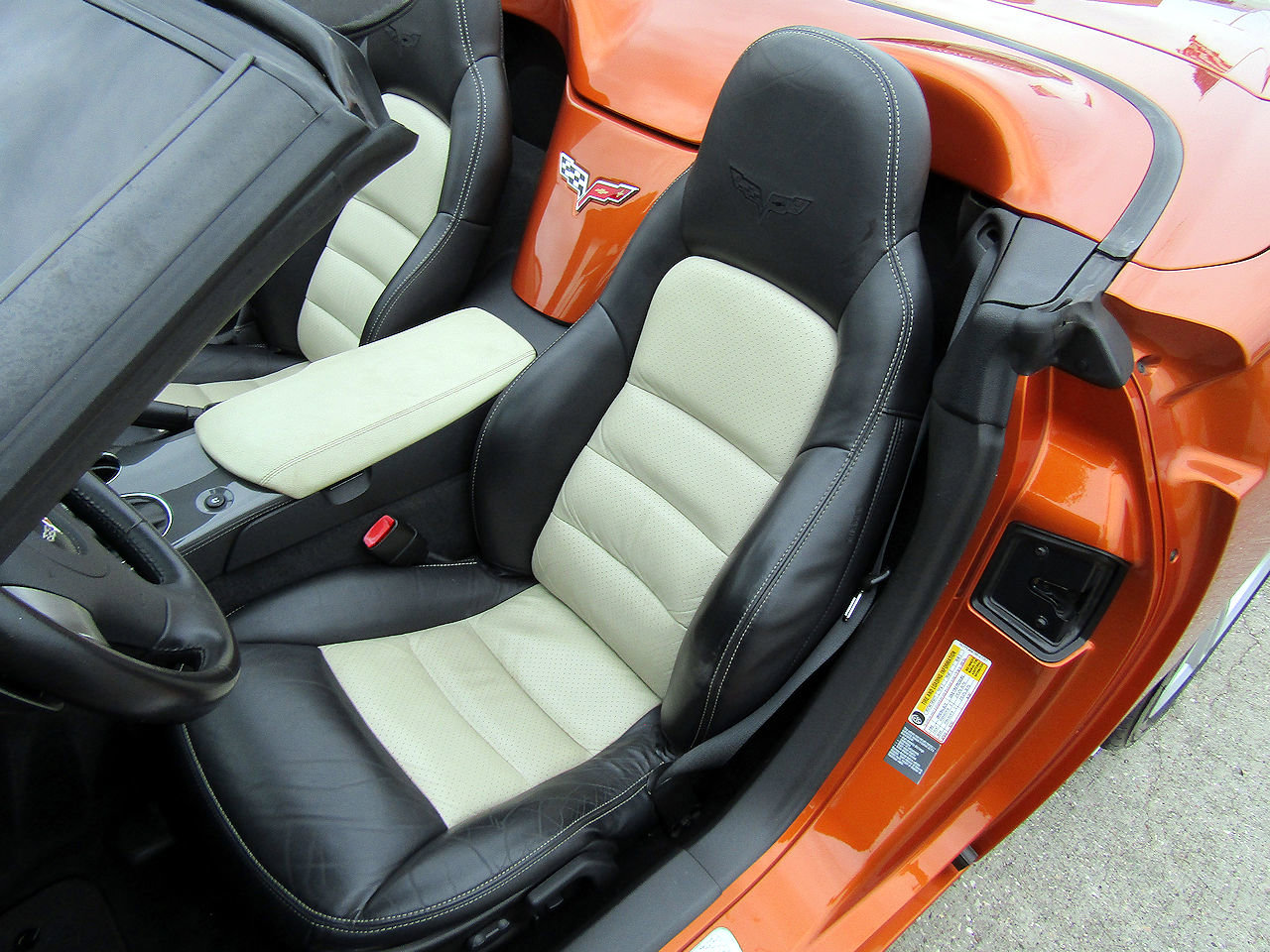 Used 2008 Chevrolet Corvette Convertible w/ Preferred Equipment Group RWD image 9