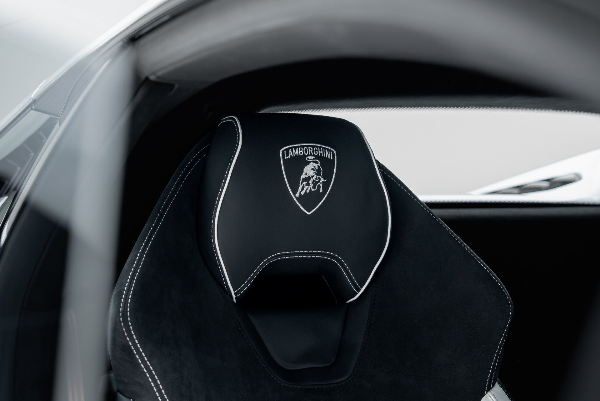 Used 2023 Lamborghini Huracan Tecnica RWD image 48