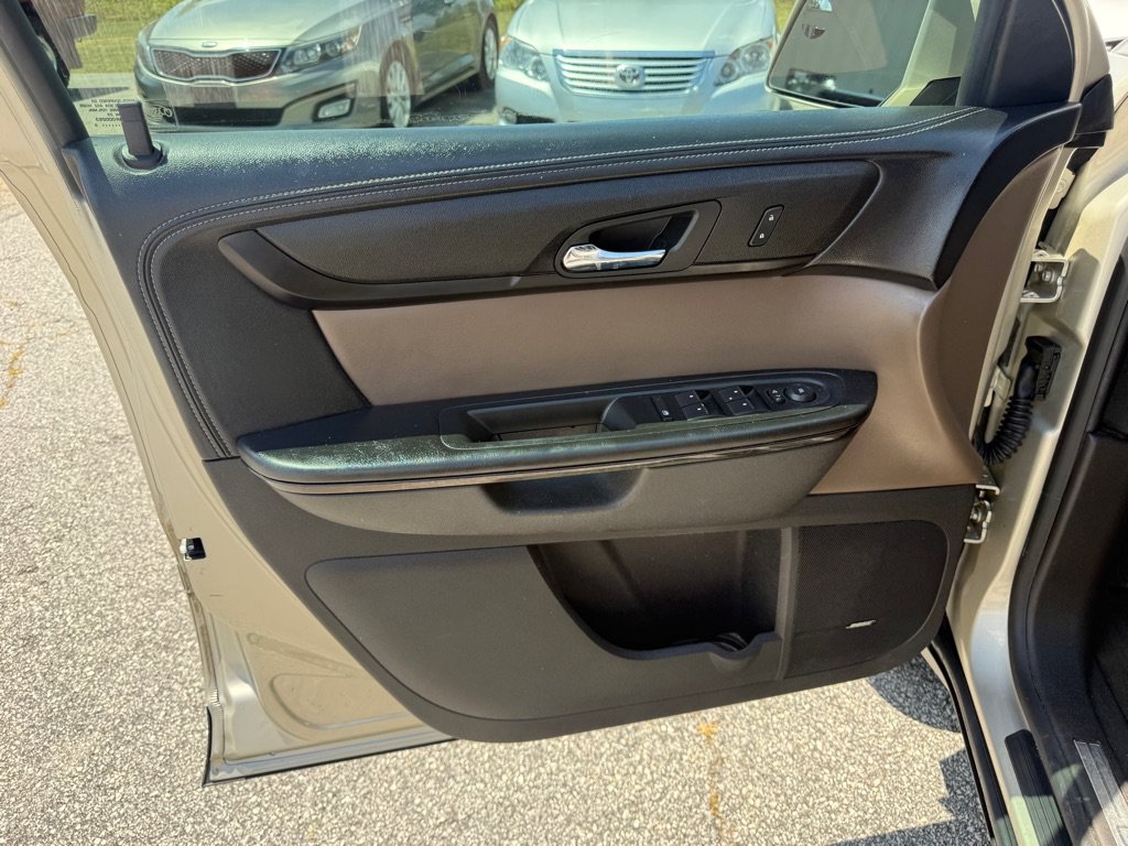 Used 2013 GMC Acadia SLT FWD image 12