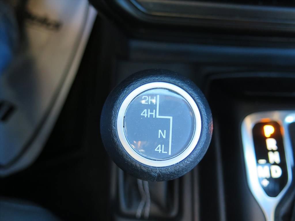 Used 2023 Jeep Wrangler Sahara w/ Cold Weather Group image 11