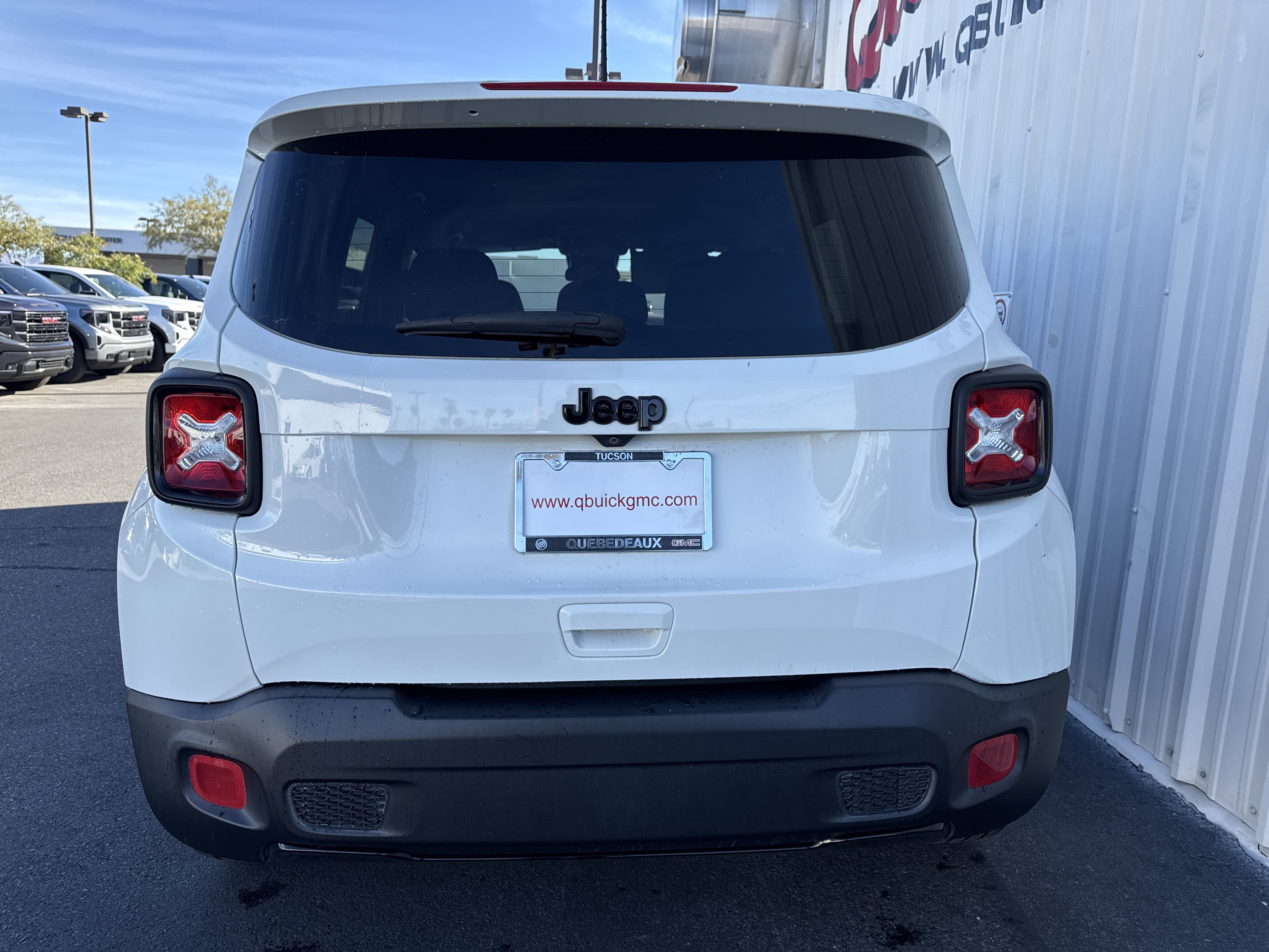 Used 2018 Jeep Renegade Altitude image 11