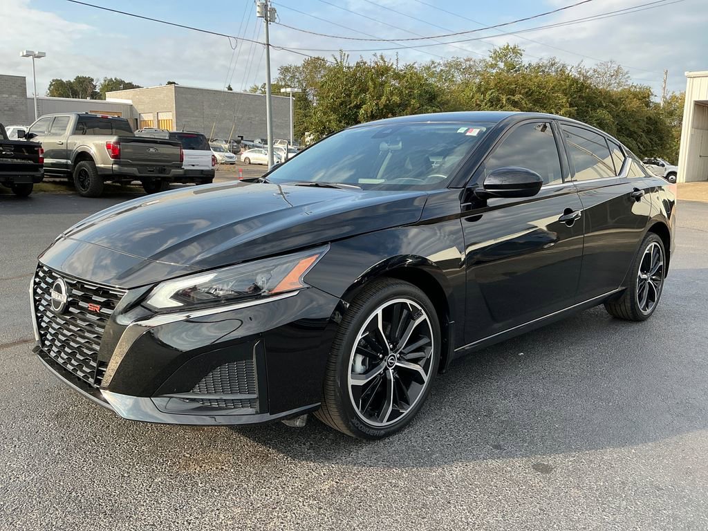 Used 2024 Nissan Altima 2.5 SR
