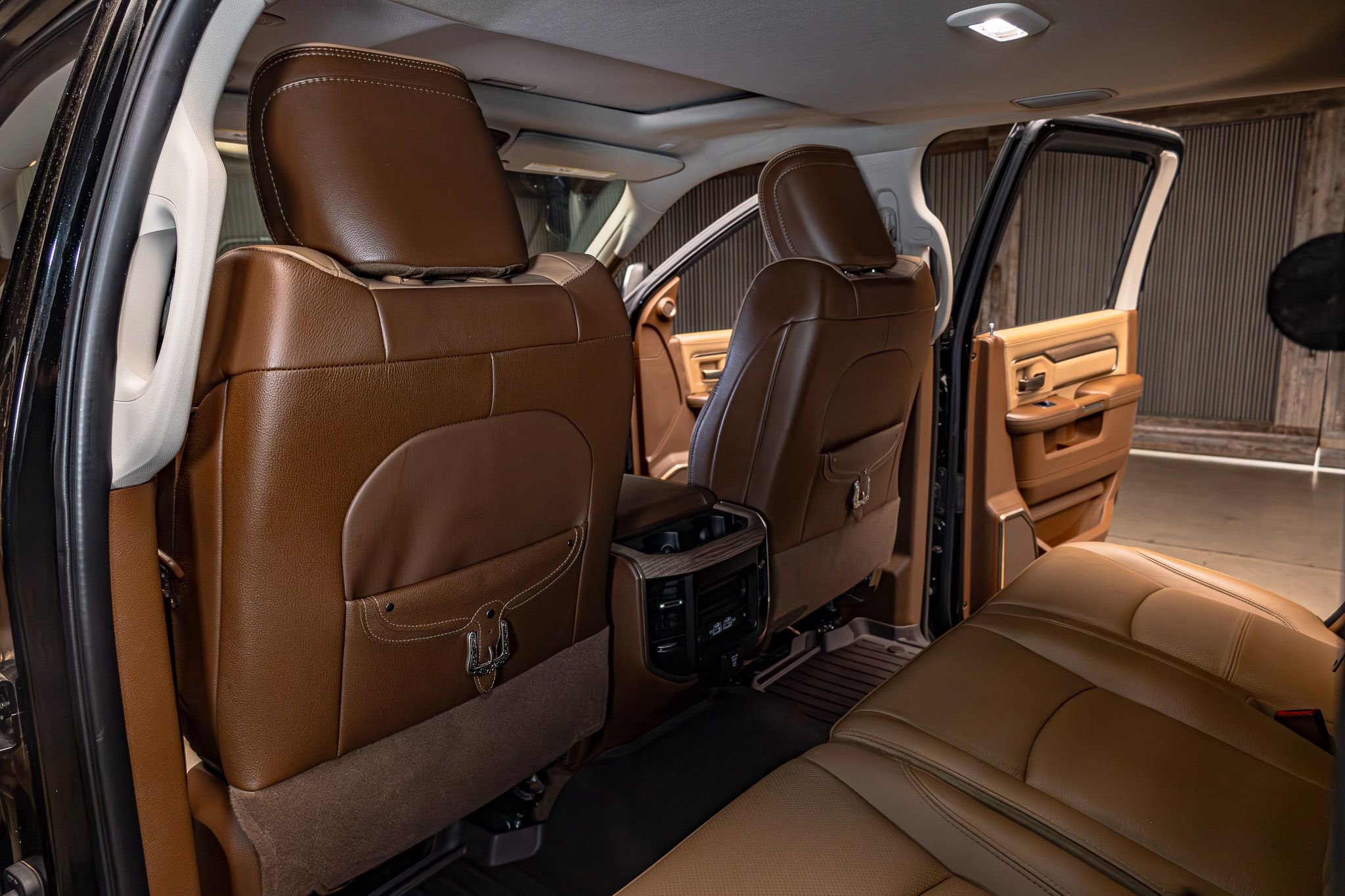 Used 2024 RAM 3500 Limited w/ Towing Technology Group image 21