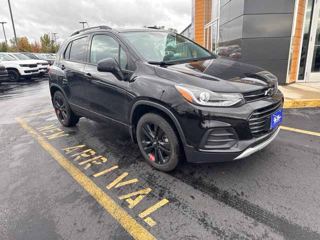 Used 2021 Chevrolet Trax LT w/ Redline Edition AWD/4WD image 2