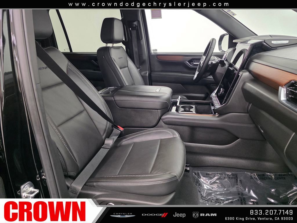 Used 2025 GMC Yukon XL Denali AWD/4WD image 11