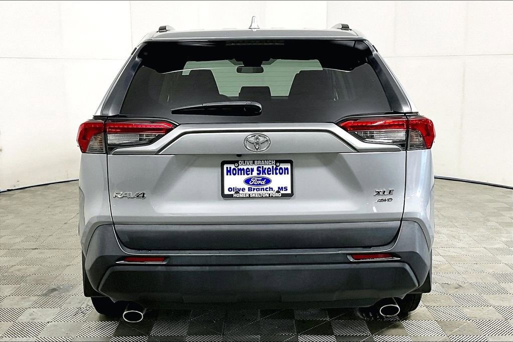 Used 2021 Toyota RAV4 XLE image 4