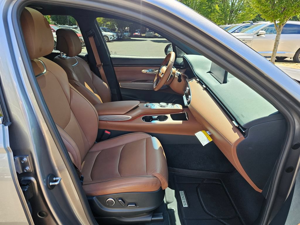 Used 2022 Genesis GV70 2.5T w/ Advanced Package AWD/4WD image 29