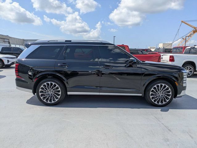 Used 2026 Hyundai Palisade Calligraphy FWD image 2