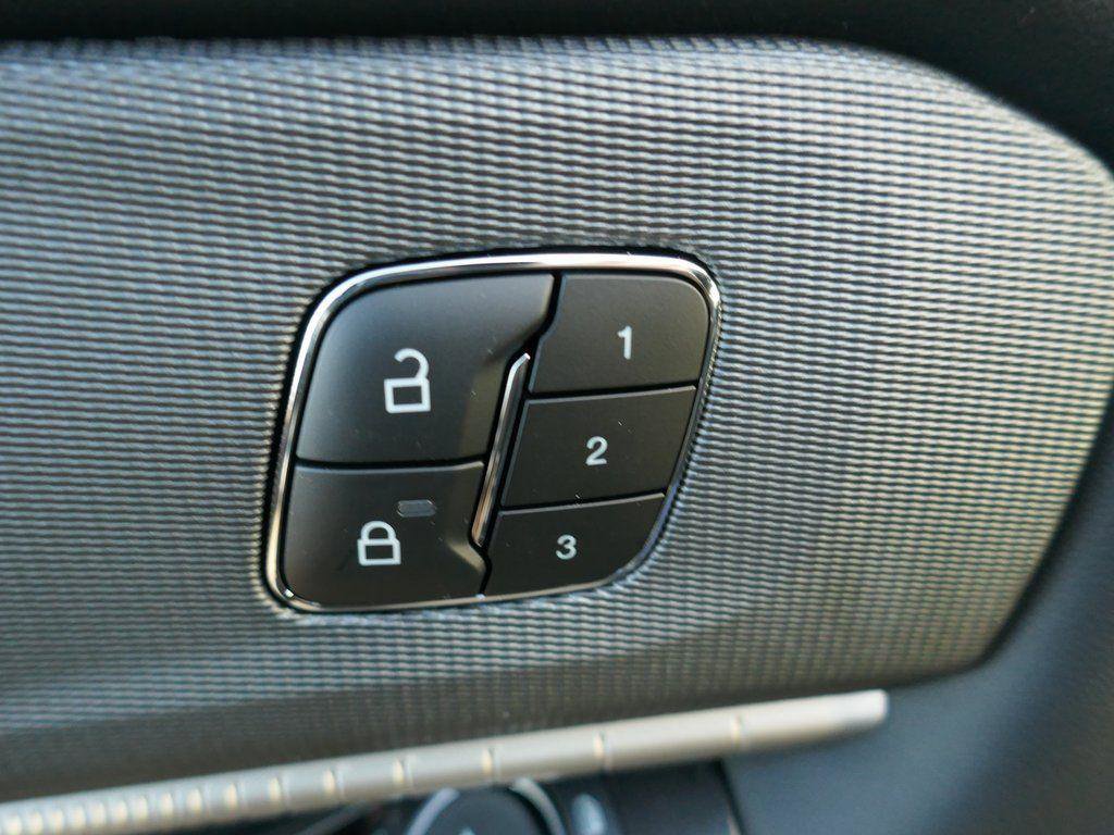 New 2026 Ford Explorer ST-Line w/ ST-Line Street Pack image 18