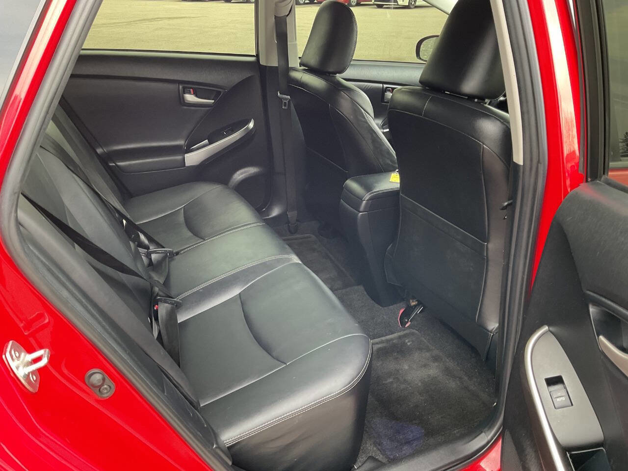 Used 2015 Toyota Prius Persona Series FWD image 35