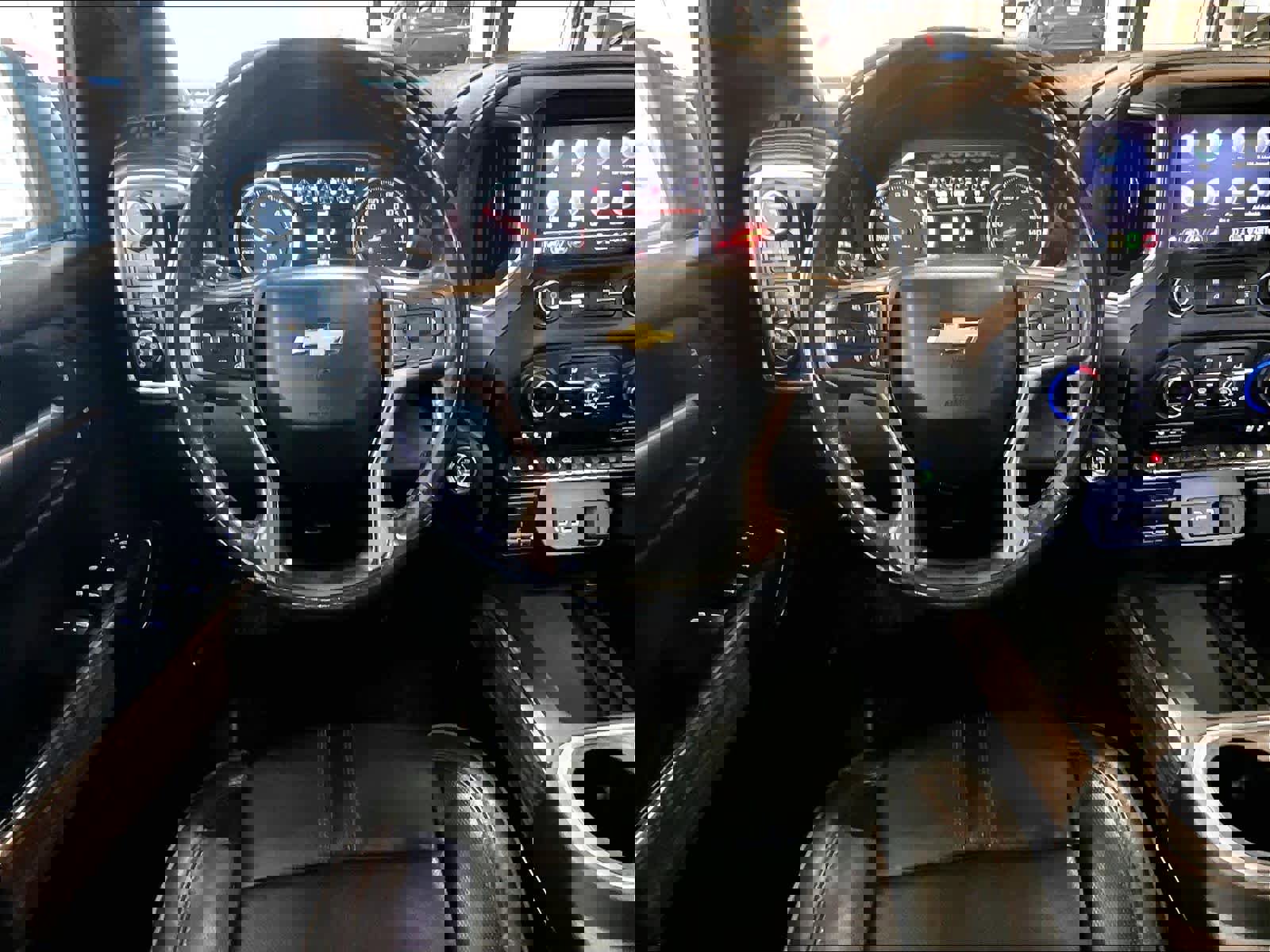 Used 2020 Chevrolet Silverado 1500 High Country w/ Technology Package image 17