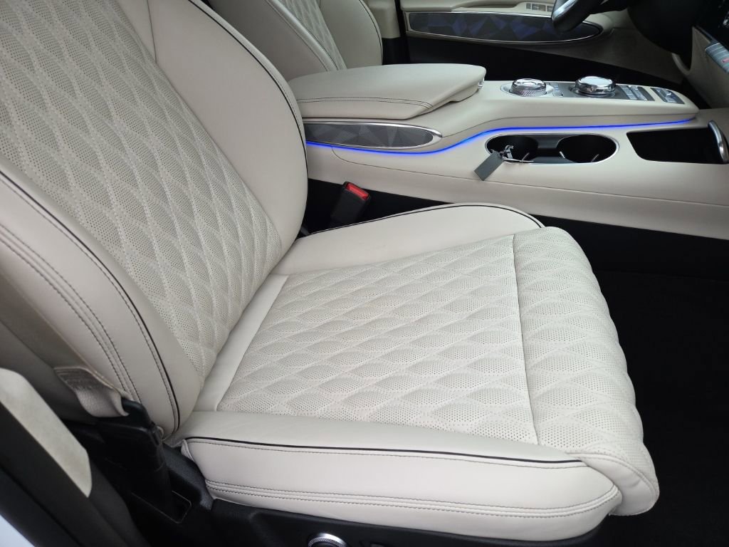 Used 2025 Genesis GV70 3.5T Sport w/ Sport Advanced Package image 23