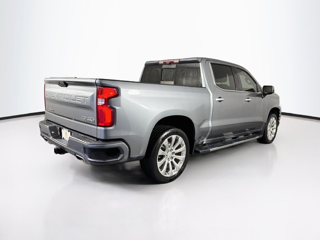 Used 2020 Chevrolet Silverado 1500 High Country w/ Technology Package AWD/4WD image 10