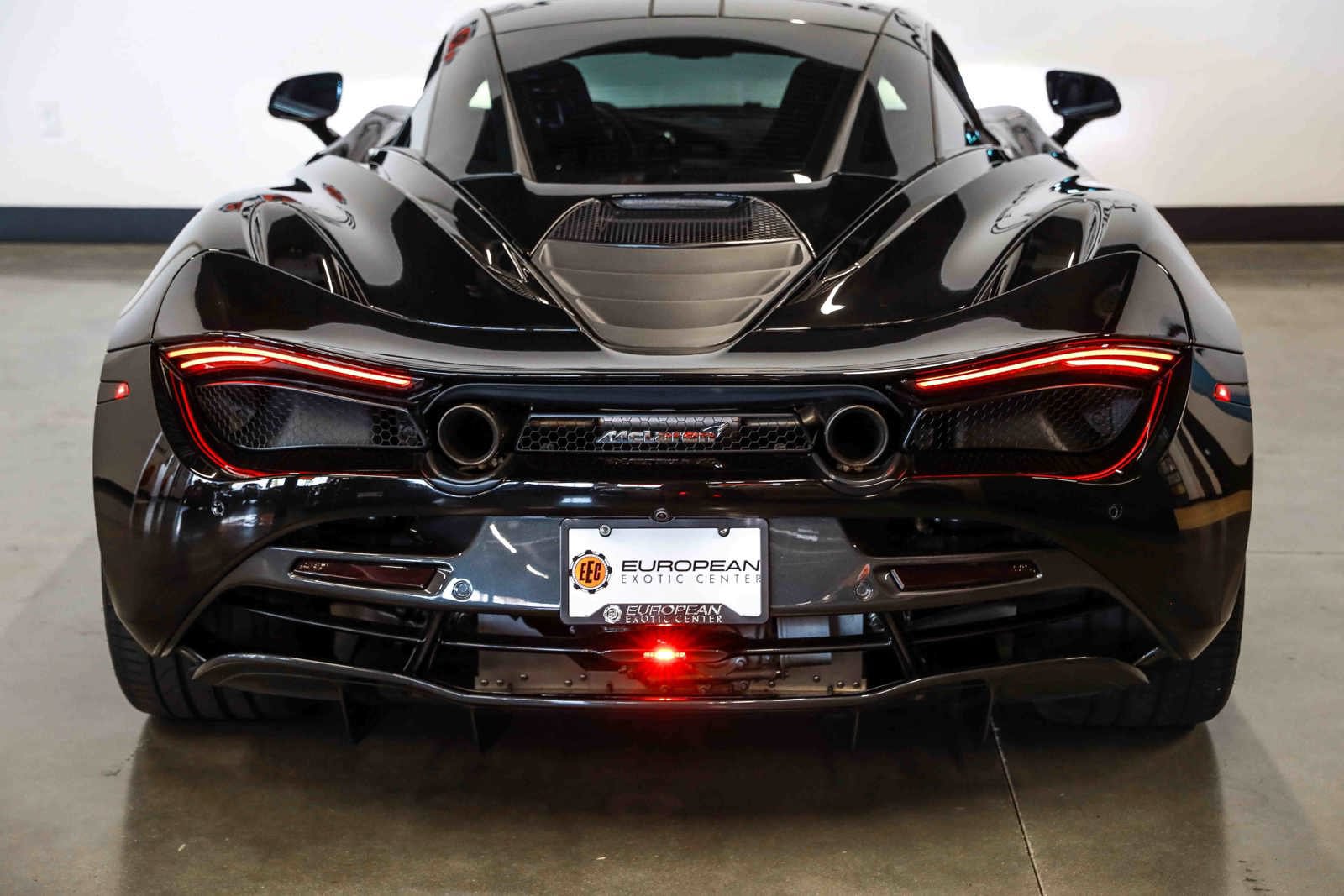 Used 2019 McLaren 720S RWD image 12