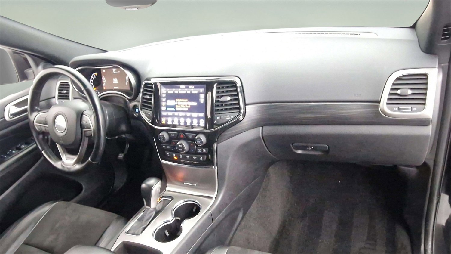 Used 2022 Jeep Grand Cherokee Laredo X image 11