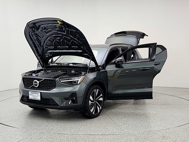 New 2026 Volvo XC40 B5 Plus w/ Protection Package Premier AWD/4WD image 9