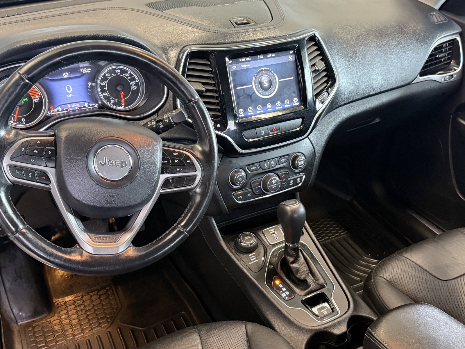 Used 2019 Jeep Cherokee Limited AWD/4WD image 19