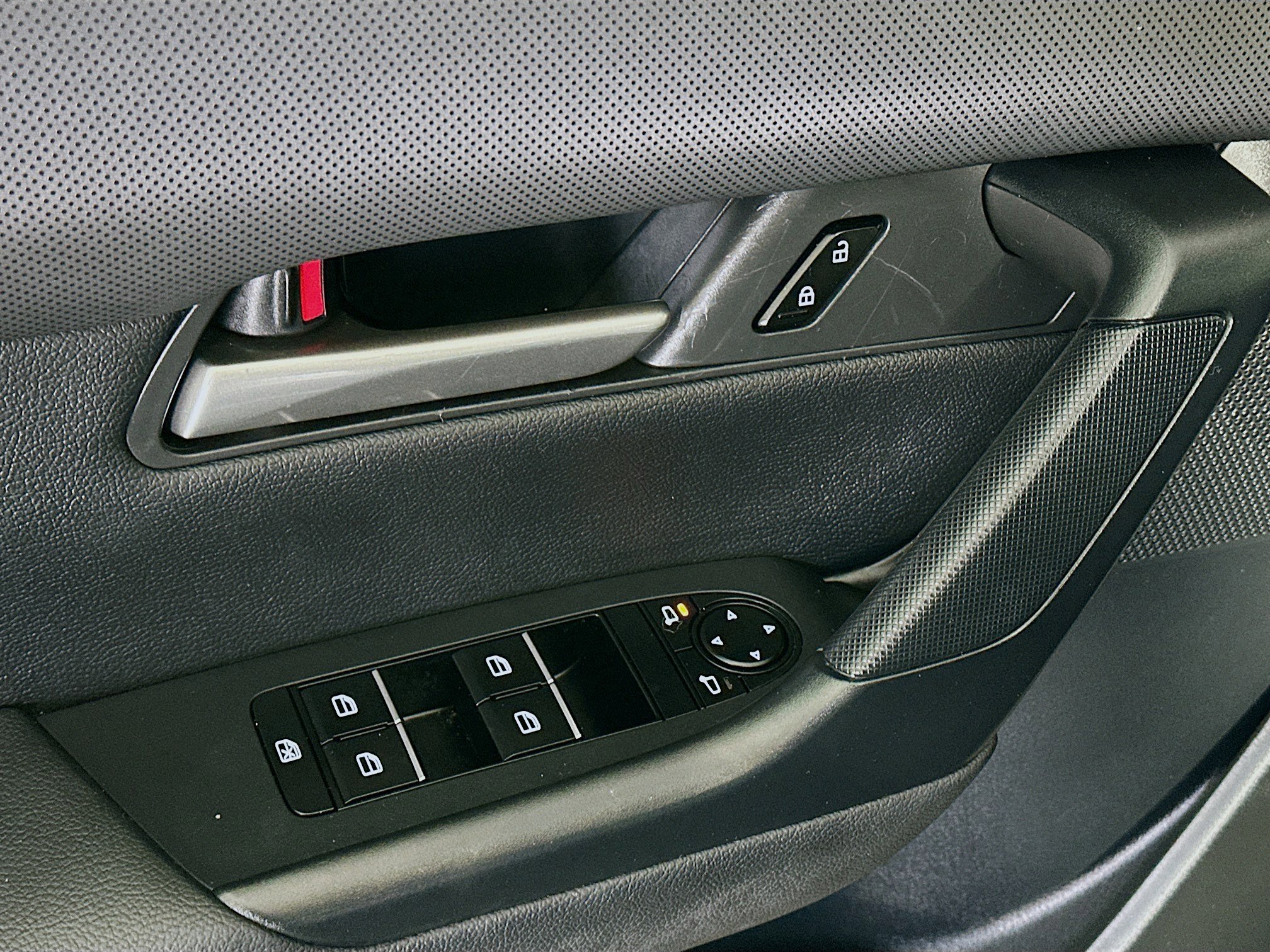 Used 2025 MAZDA CX-50 AWD 2.5 S w/ Preferred Package image 15