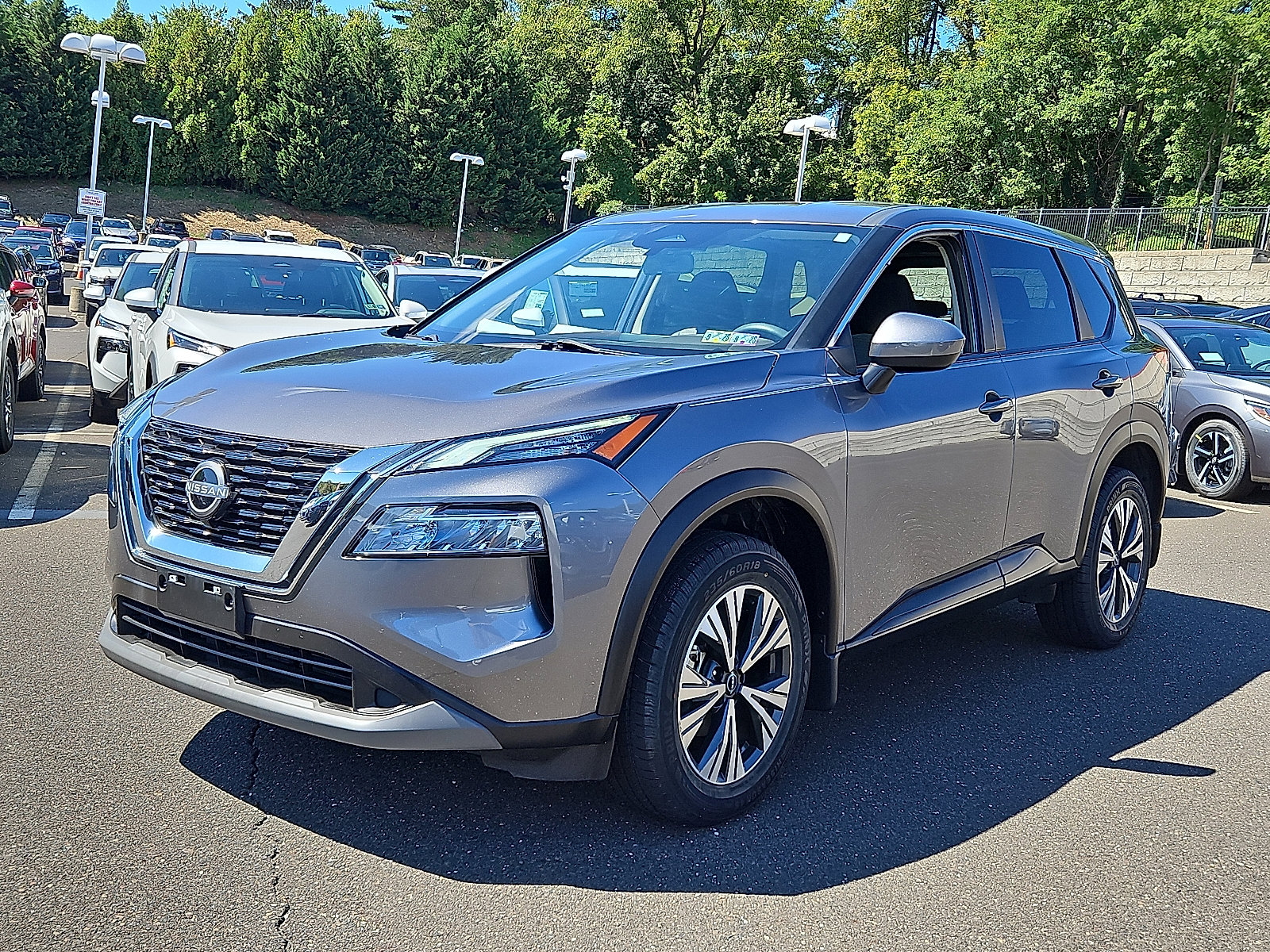 Certified 2023 Nissan Rogue SV image 3