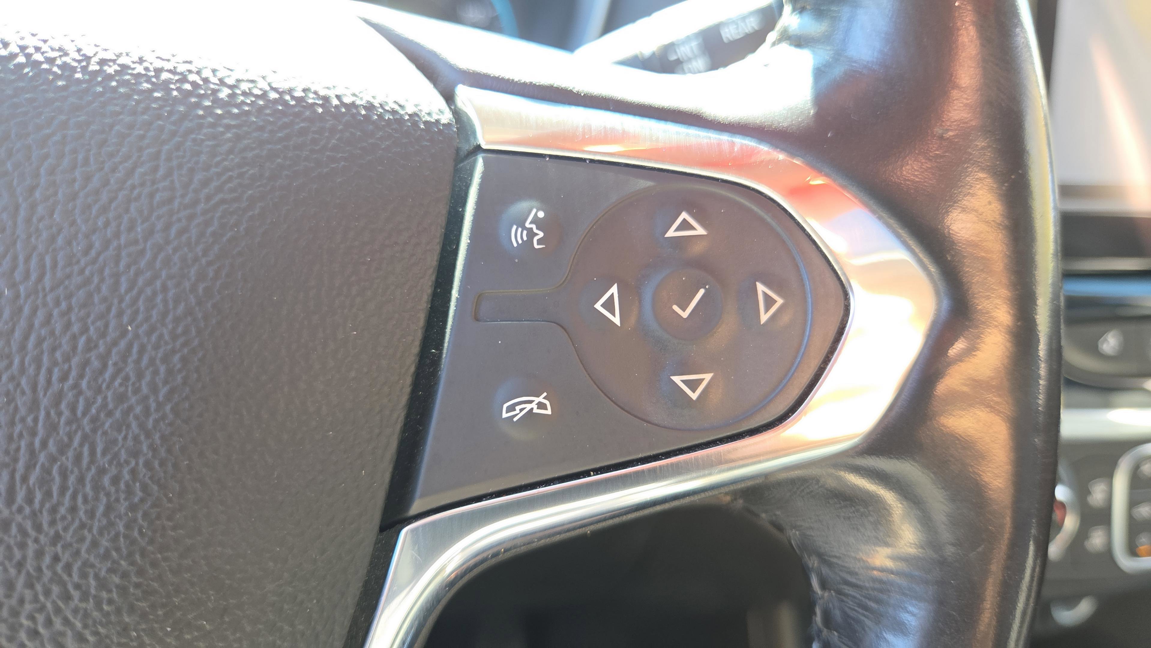 Used 2018 Chevrolet Traverse Premier image 37