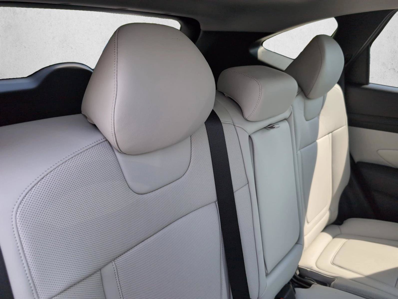 New 2026 Hyundai Tucson Limited FWD image 26
