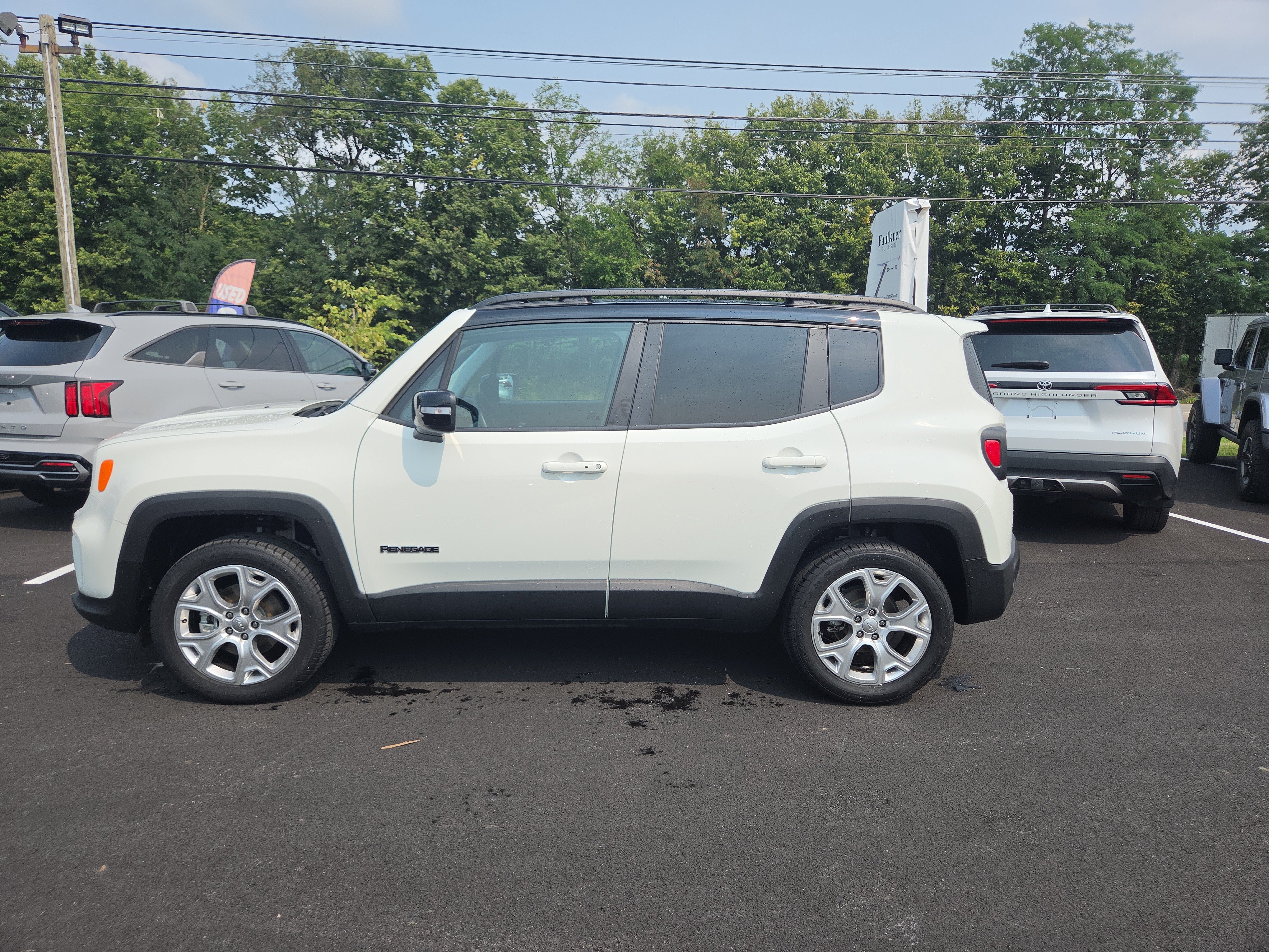 Certified 2022 Jeep Renegade Limited AWD/4WD image 11