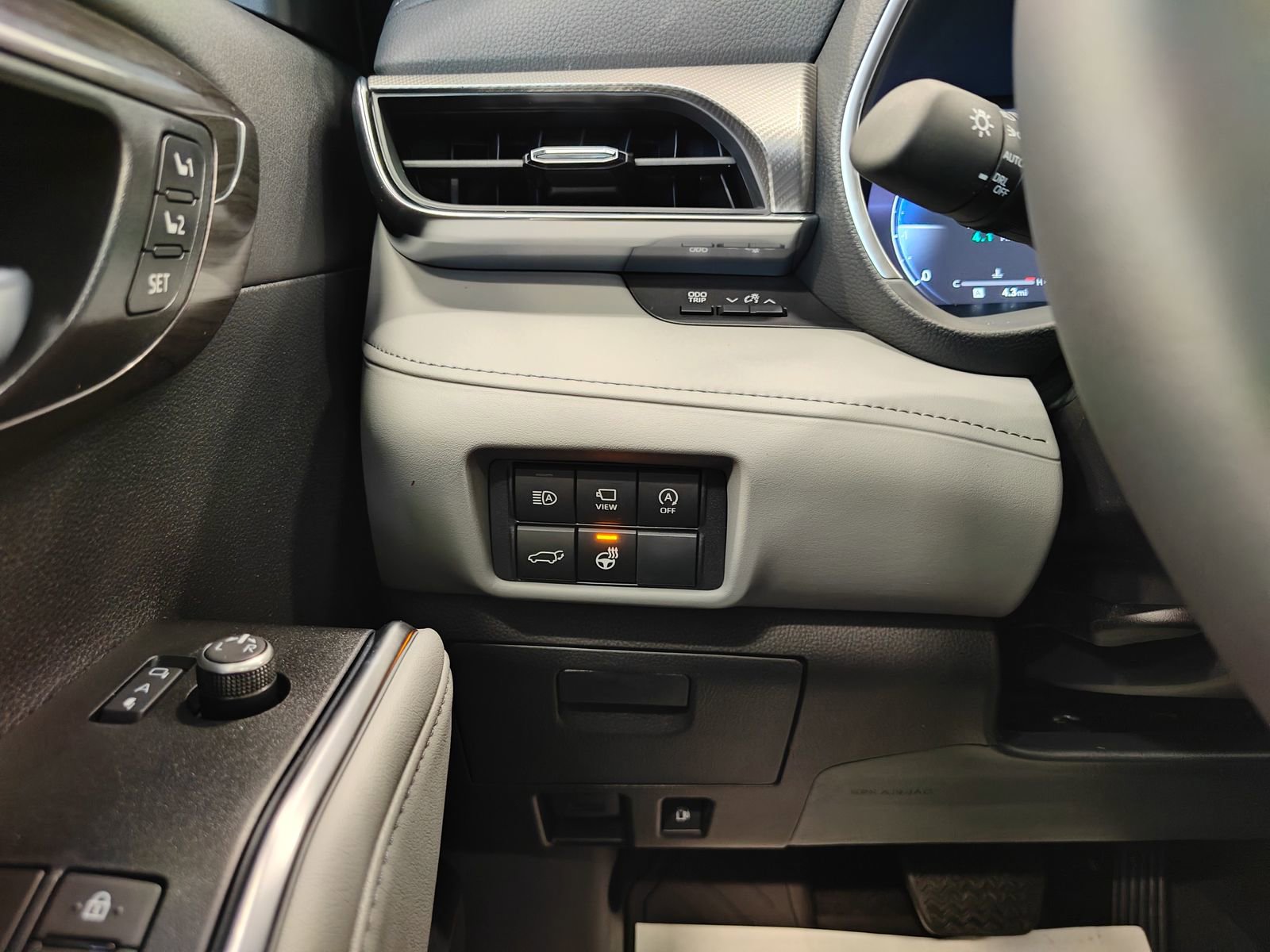 New 2026 Toyota Highlander Platinum image 24