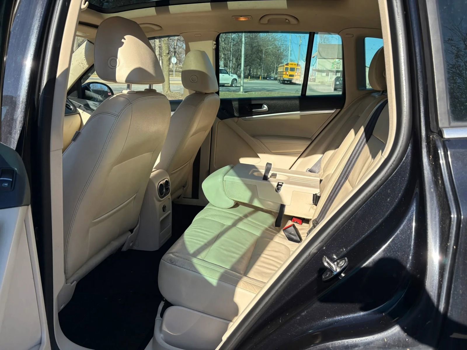 Used 2012 Volkswagen Tiguan SEL image 7