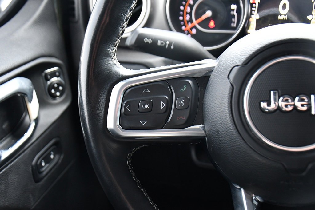 Used 2022 Jeep Gladiator Overland w/ Cold Weather Group image 32