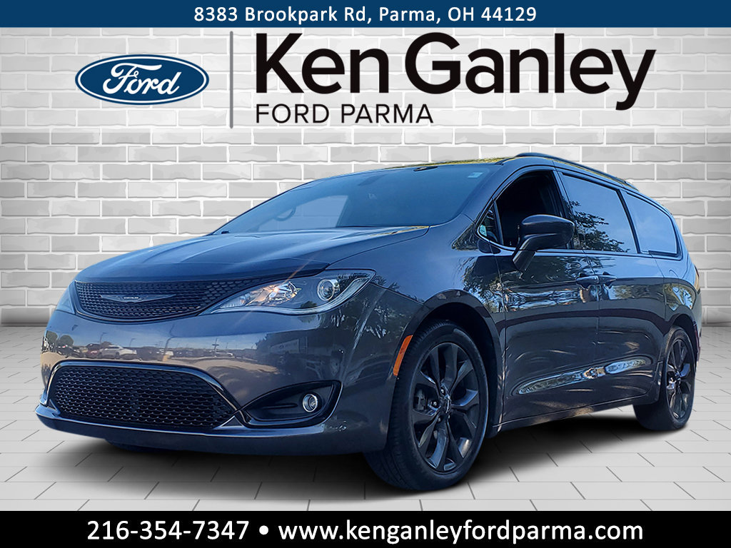 Used 2019 Chrysler Pacifica Touring-L w/ Premium Audio Group