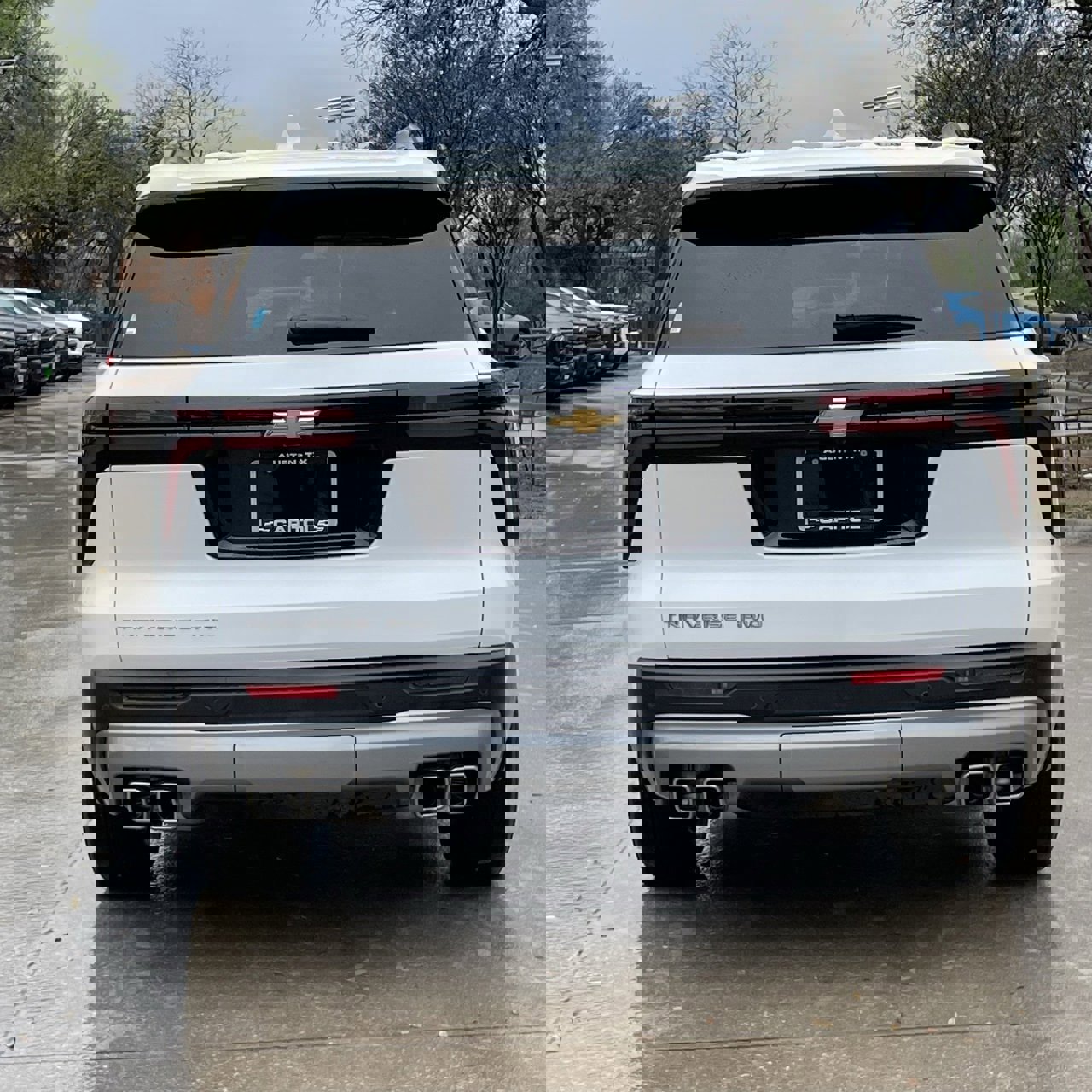 Used 2025 Chevrolet Traverse LT image 5