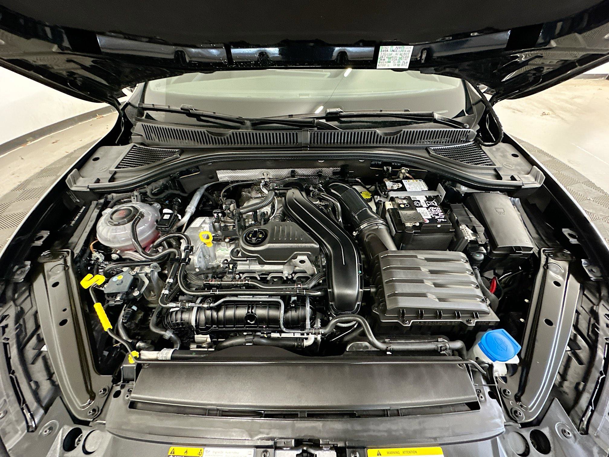 Used 2025 Volkswagen Jetta Sport image 33