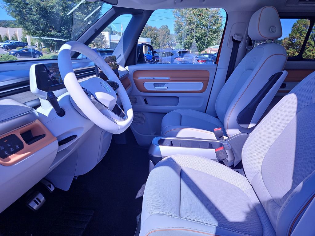 New 2025 Volkswagen ID. Buzz Pro S Plus AWD/4WD image 9