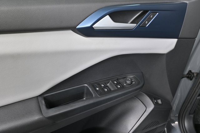 Used 2022 Volkswagen Taos SE image 6