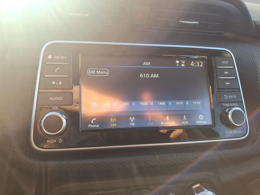 Certified 2025 Nissan Kicks Play S image 5