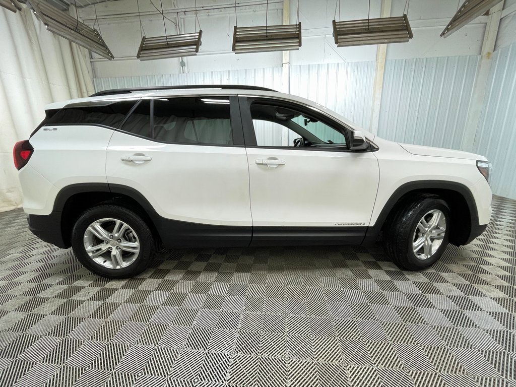 Certified 2022 GMC Terrain SLE w/ Driver Convenience Package image 18