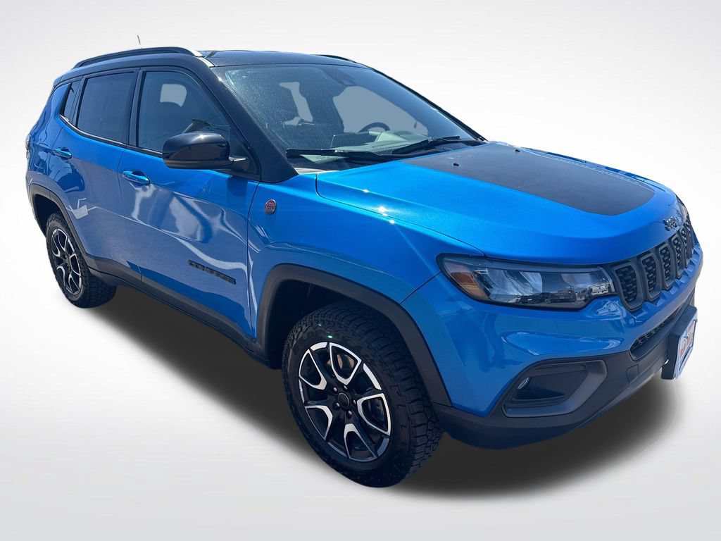 Used 2025 Jeep Compass Trailhawk AWD/4WD image 8