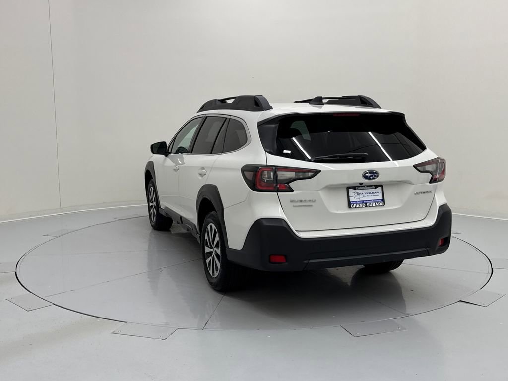 Certified 2023 Subaru Outback Premium image 3